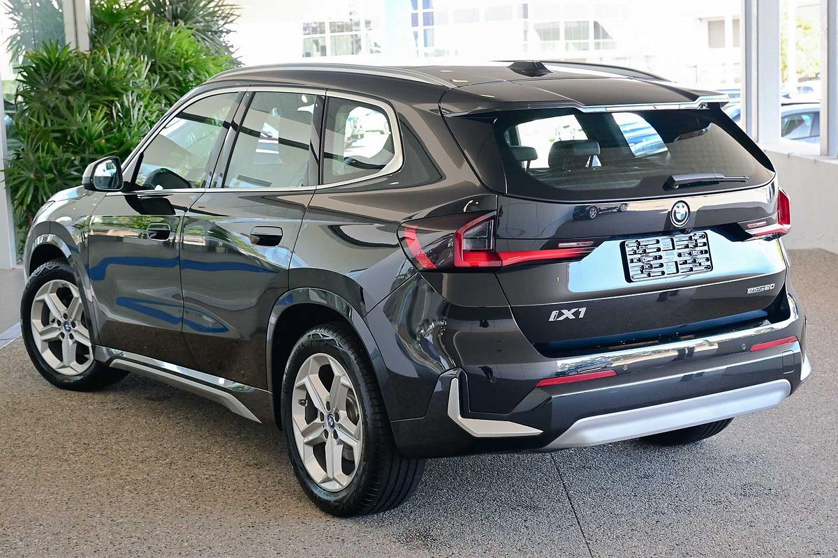 2025 BMW iX1 eDrive20 xLine U11