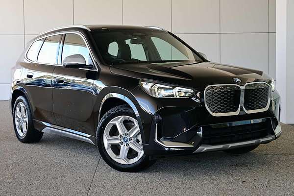 2025 BMW iX1 eDrive20 xLine U11