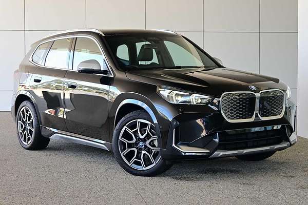 2025 BMW iX1 eDrive20 xLine U11