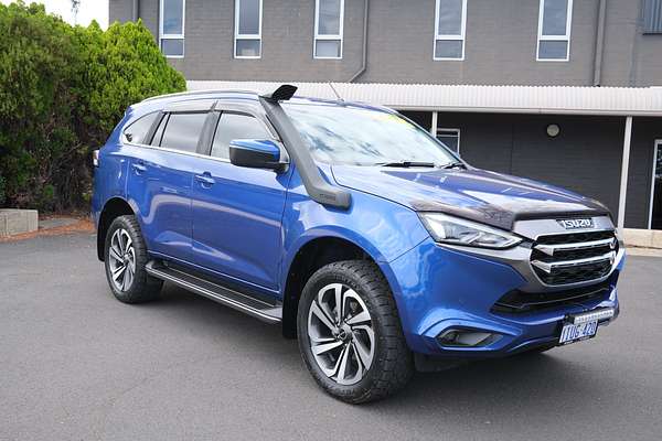2022 Isuzu MU-X LS-T