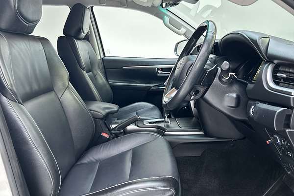 2022 Toyota Fortuner Crusade GUN156R thumb-12