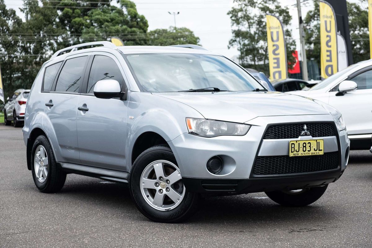2010 Mitsubishi Outlander LS ZH