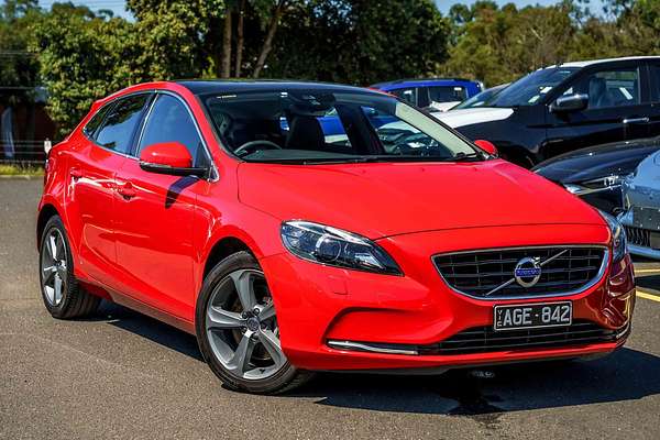 2015 Volvo V40 T4 Luxury
