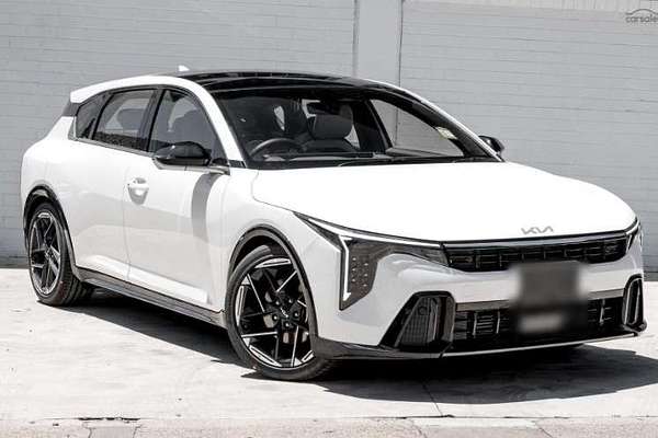 2025 Kia K4 GT-Line CL4m