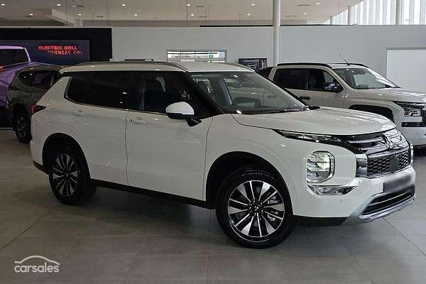 2025 Mitsubishi Outlander LS ZM