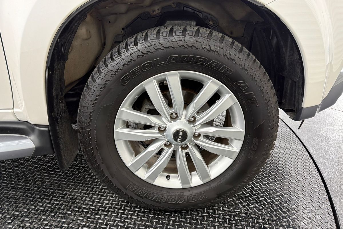 2017 Isuzu MU-X LS-T