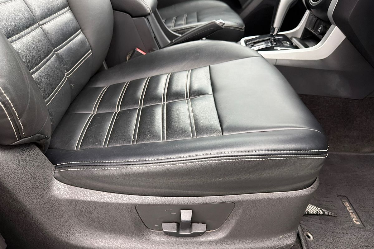 2017 Isuzu MU-X LS-T