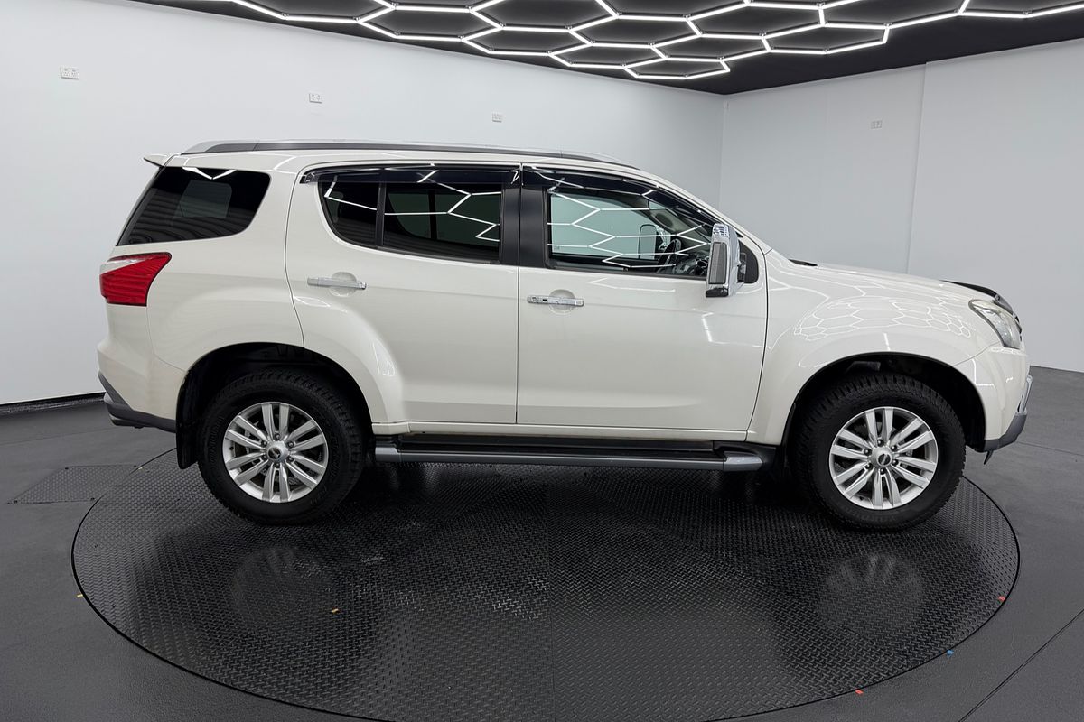2017 Isuzu MU-X LS-T