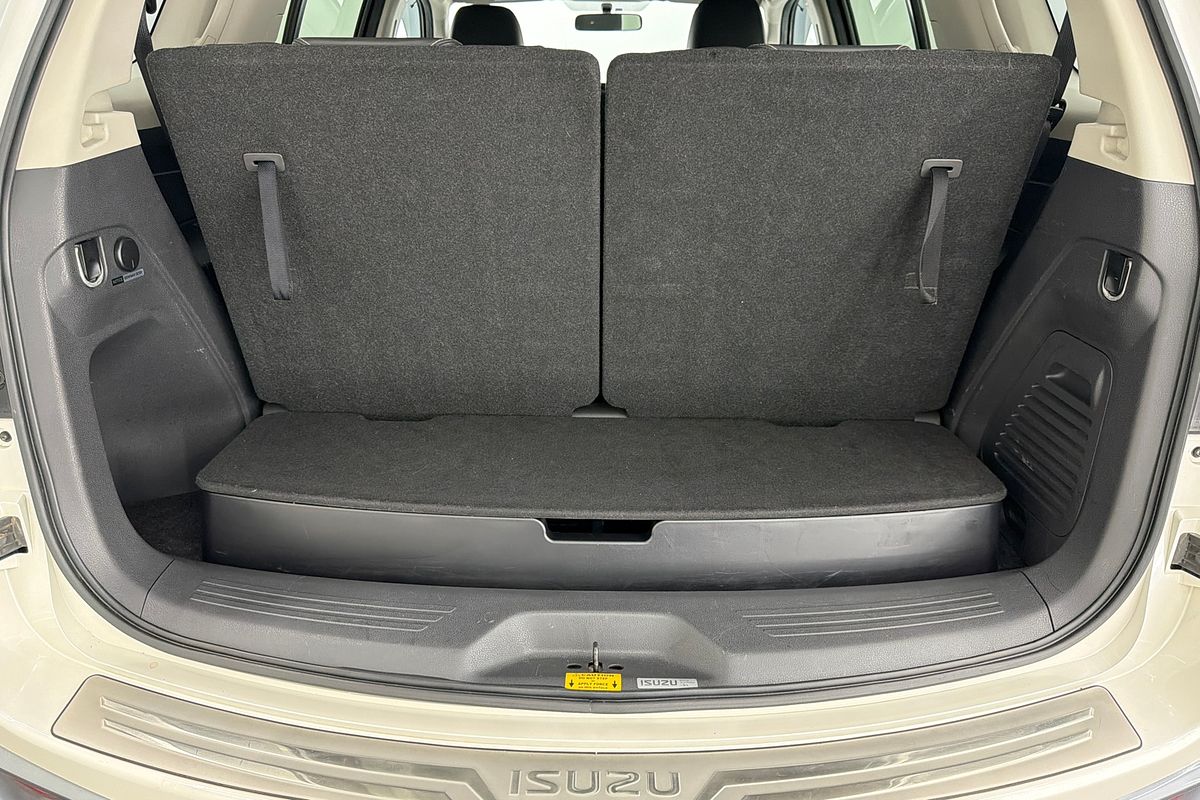 2017 Isuzu MU-X LS-T