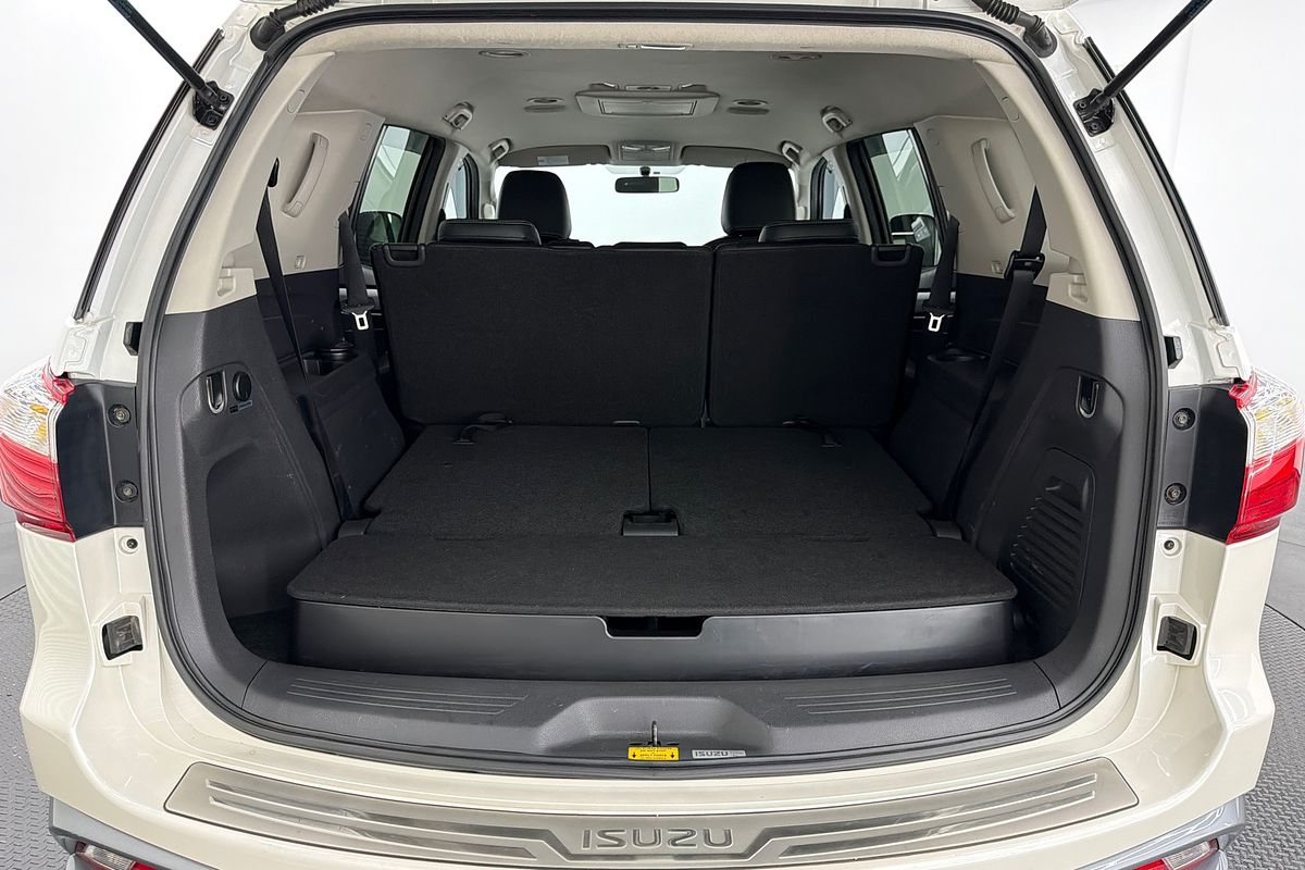 2017 Isuzu MU-X LS-T