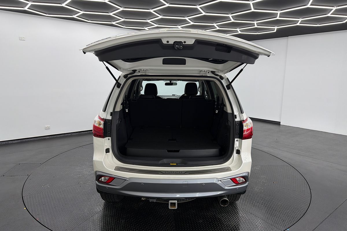 2017 Isuzu MU-X LS-T