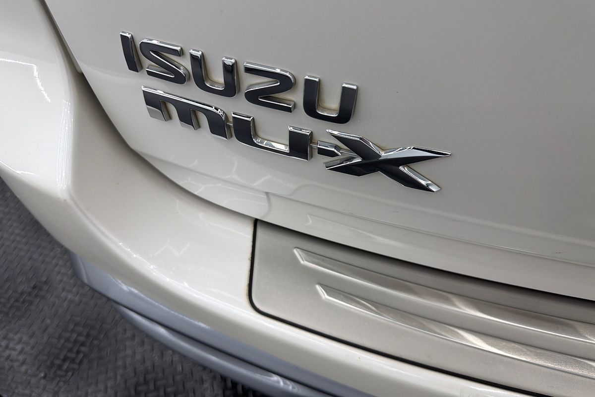 2017 Isuzu MU-X LS-T