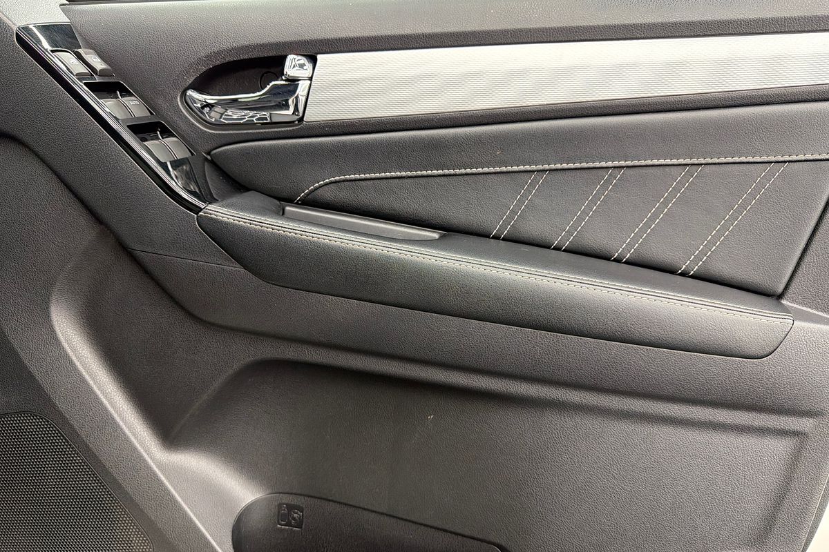 2017 Isuzu MU-X LS-T