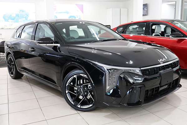 2025 Kia K4 GT-Line CL4m
