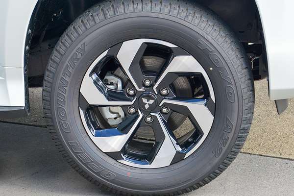 2025 Mitsubishi Pajero Sport GLS QG thumb-3