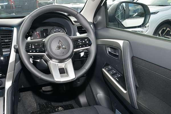 2025 Mitsubishi Pajero Sport GLS QG thumb-17