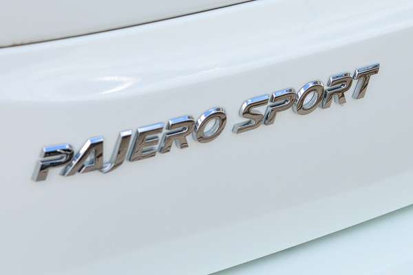 2025 Mitsubishi Pajero Sport GLS QG thumb-19