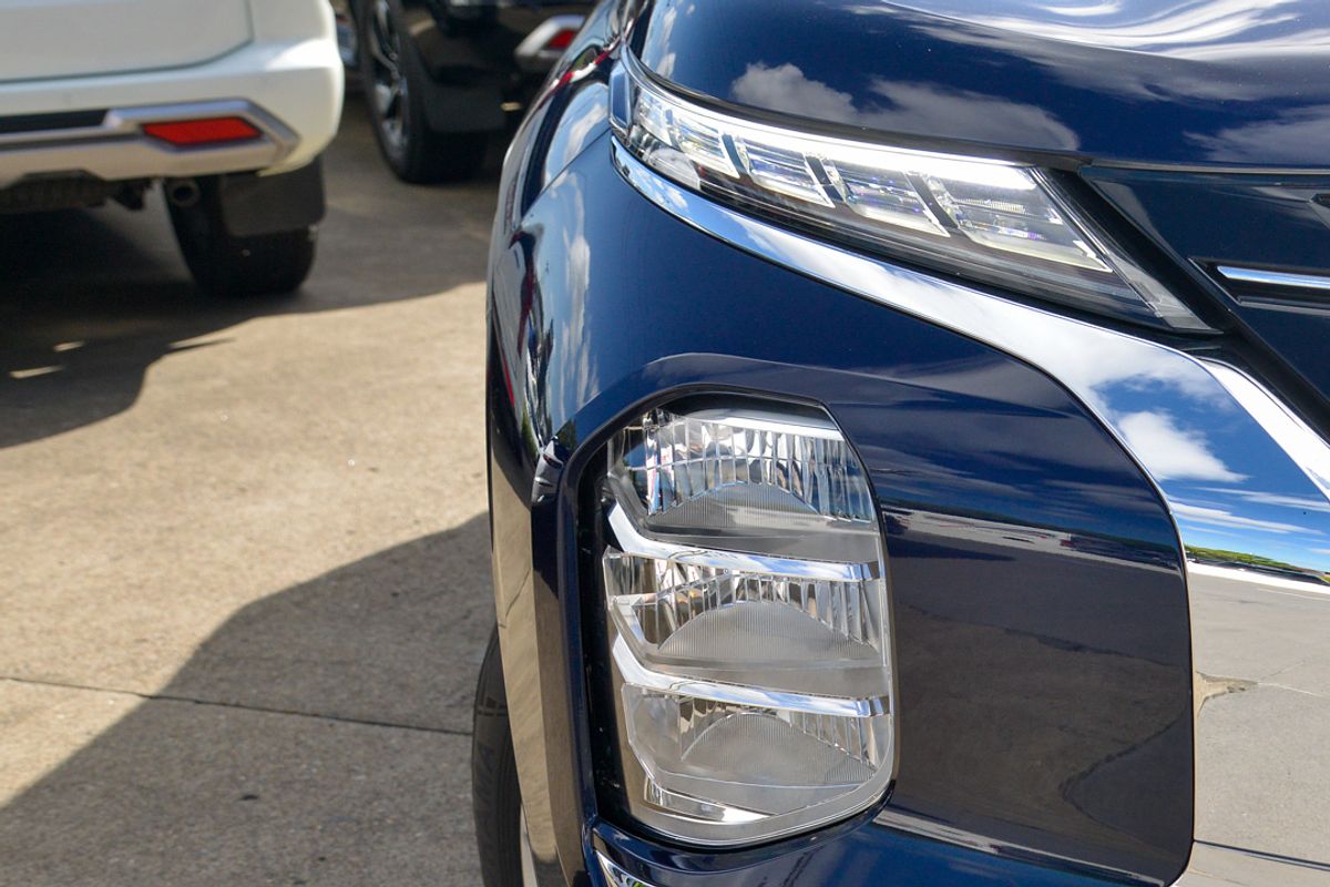 2024 Mitsubishi Outlander PHEV ES ZM