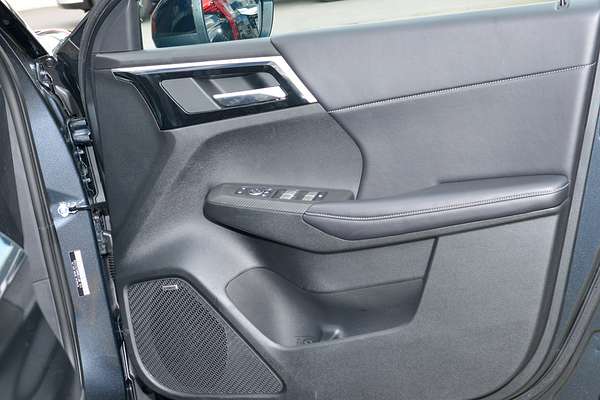 2025 Mitsubishi Outlander LS ZM thumb-15