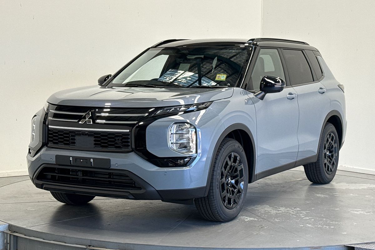 2025 Mitsubishi Outlander LS ZM