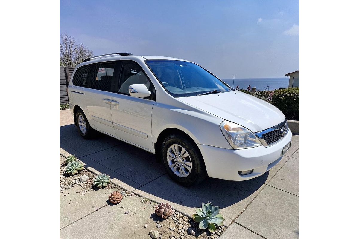 2011 Kia Grand Carnival Si VQ