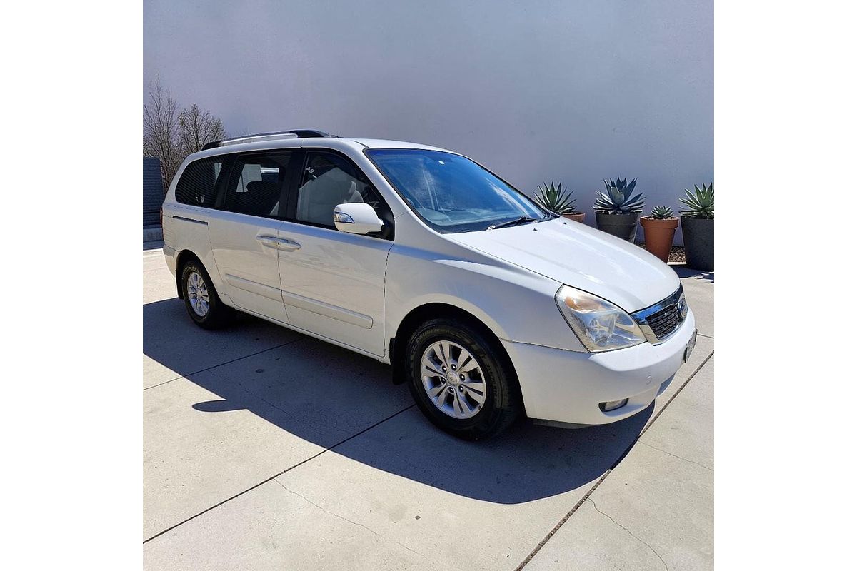 2011 Kia Grand Carnival Si VQ