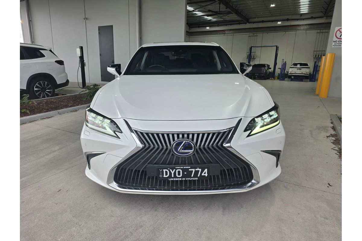 2019 Lexus ES ES300h Sports Luxury AXZH10R