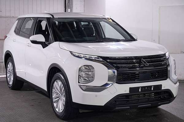 2024 Mitsubishi Outlander ES ZM