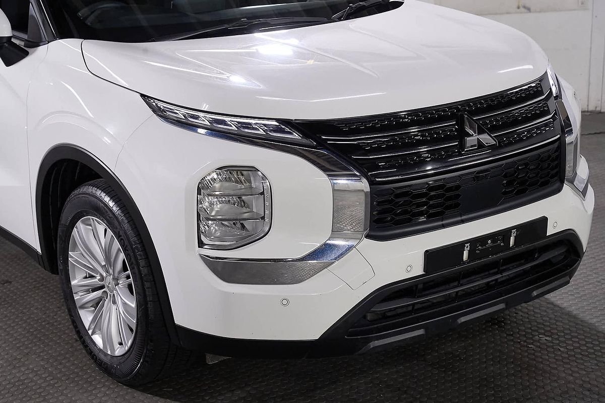 2024 Mitsubishi Outlander ES ZM