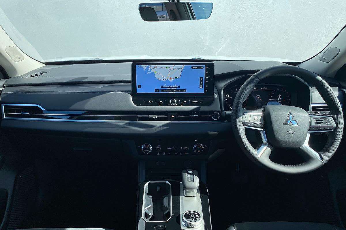 2026 Mitsubishi Outlander LS ZM