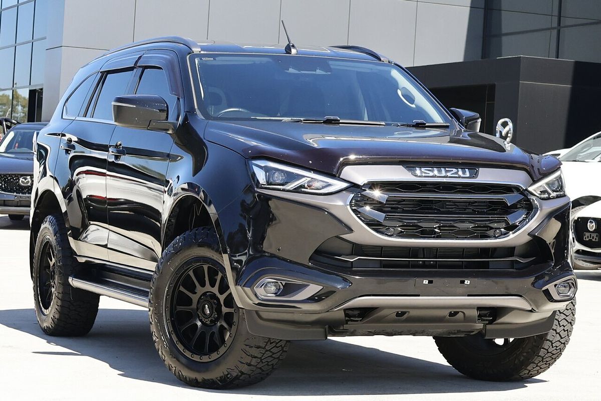 2023 Isuzu MU-X LS-T