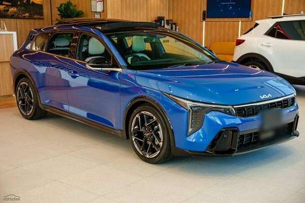 2025 Kia K4 GT-Line CL4m