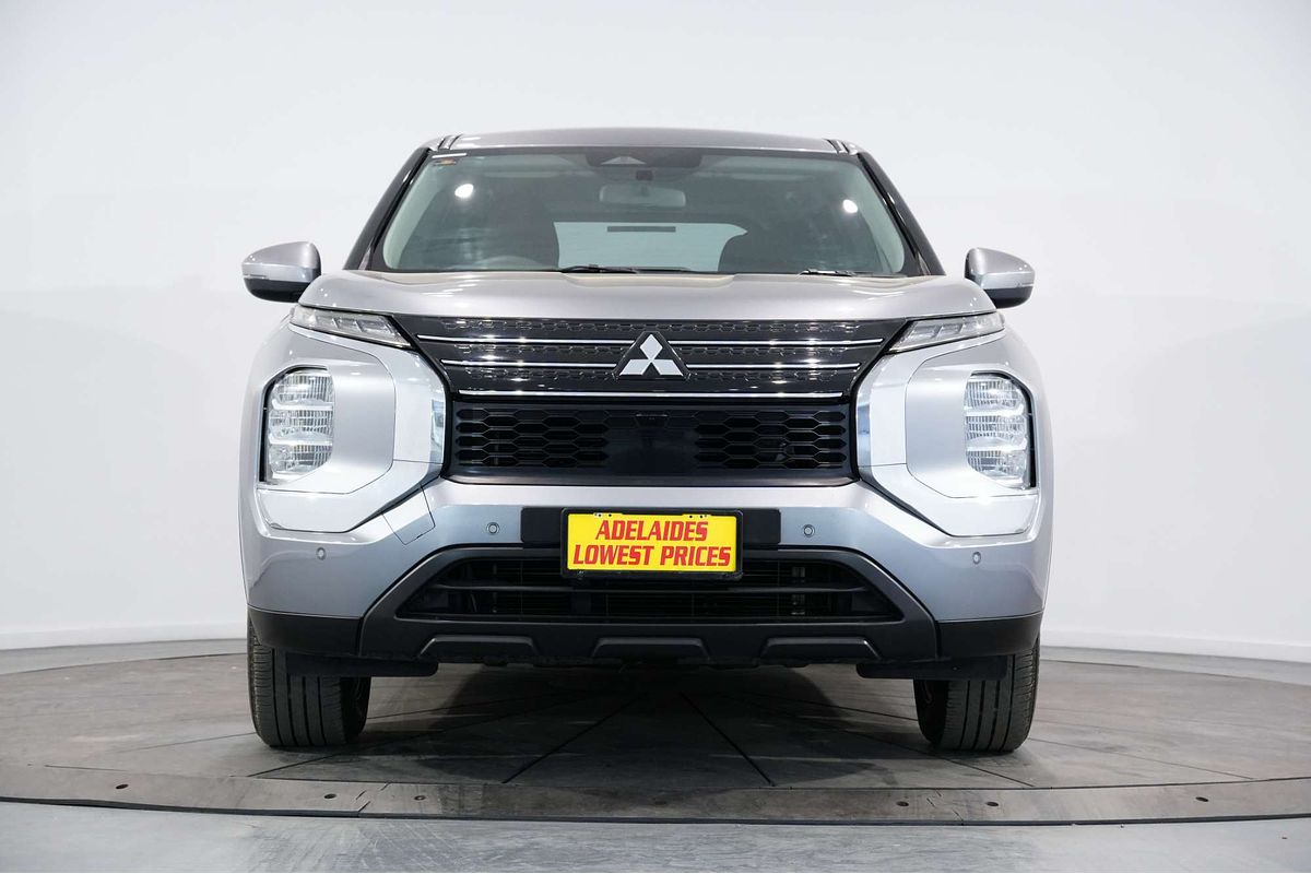 2023 Mitsubishi Outlander ES ZM