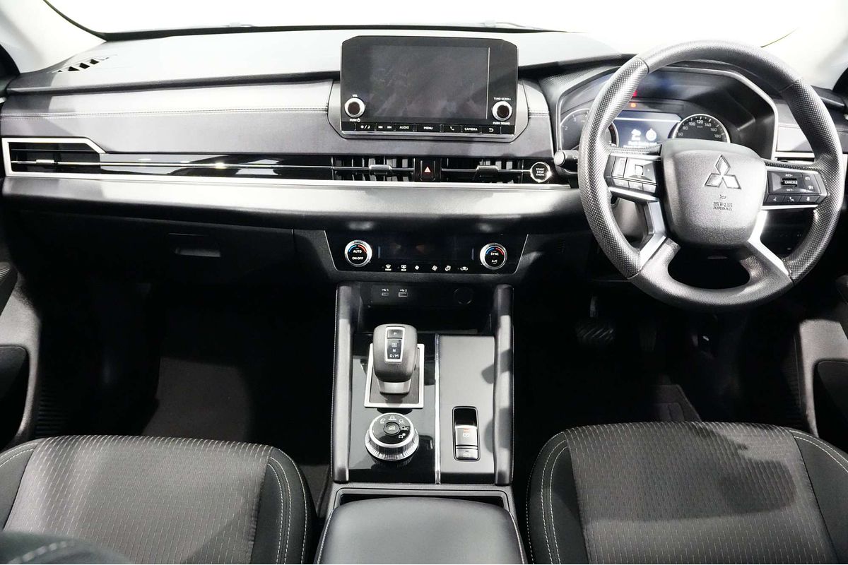 2023 Mitsubishi Outlander ES ZM