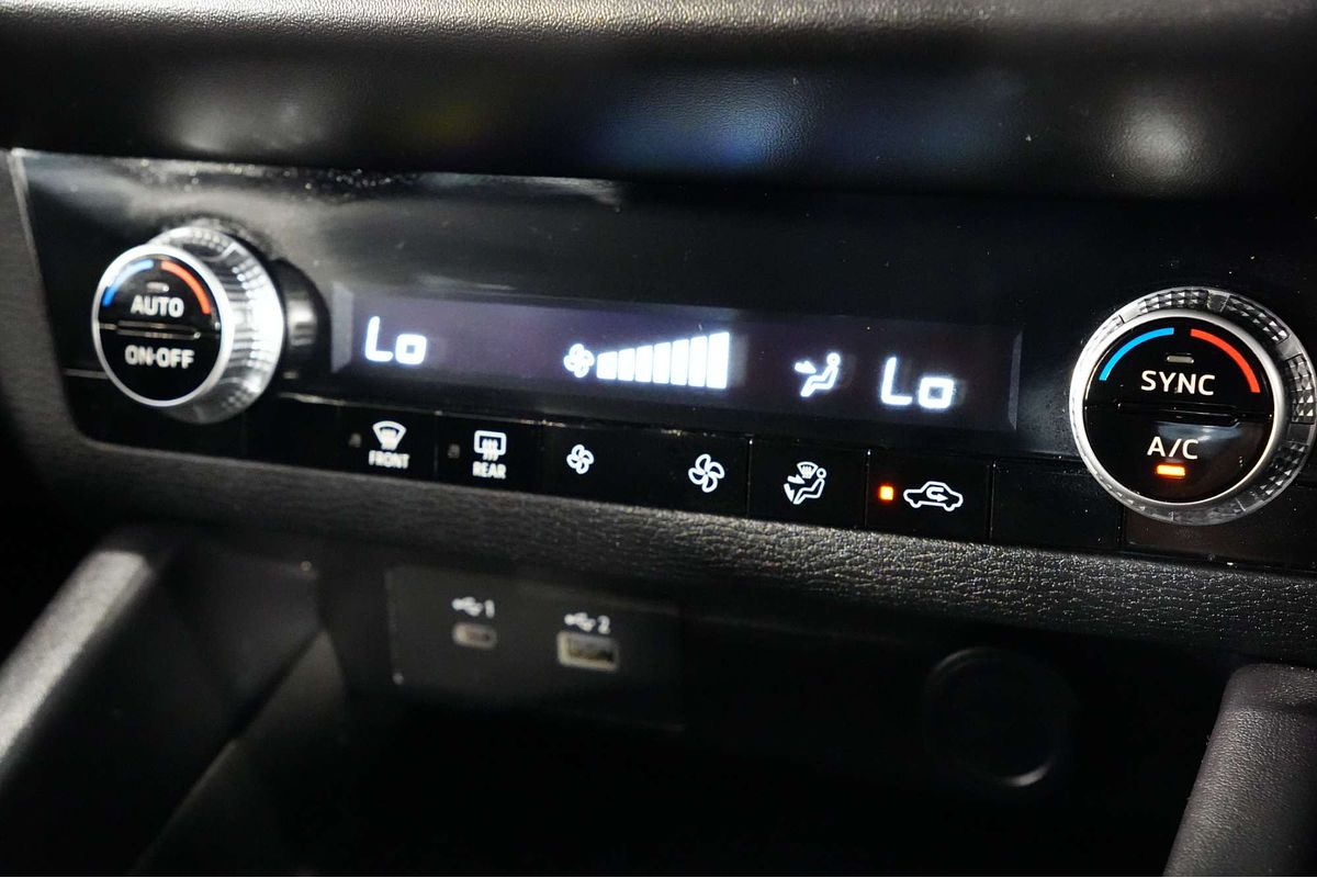 2023 Mitsubishi Outlander ES ZM