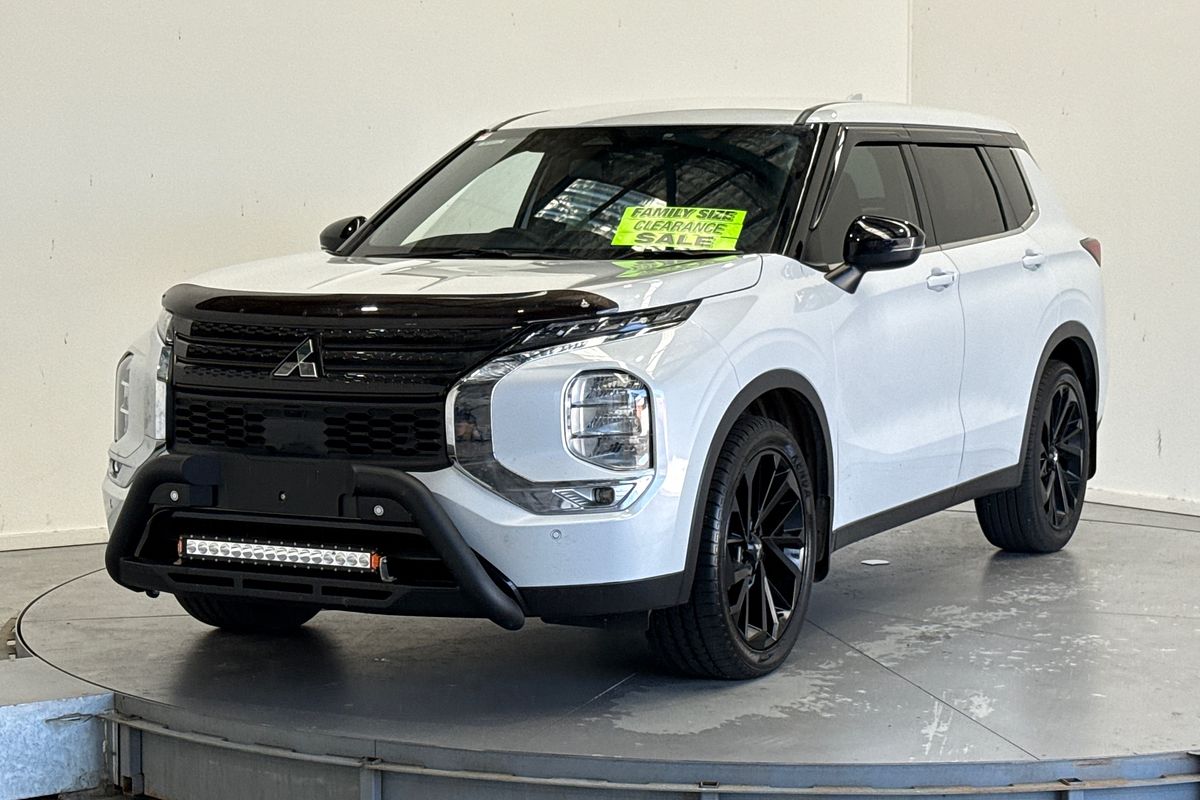 2024 Mitsubishi Outlander LS ZM