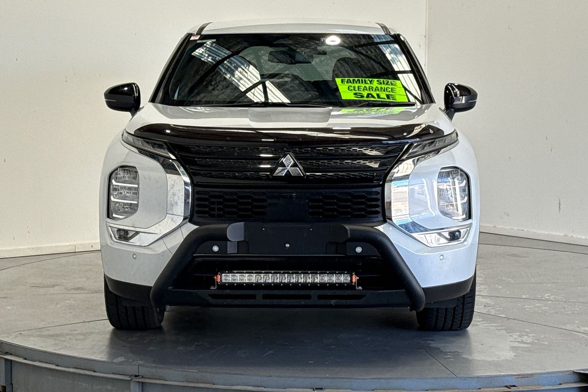 2024 Mitsubishi Outlander LS ZM