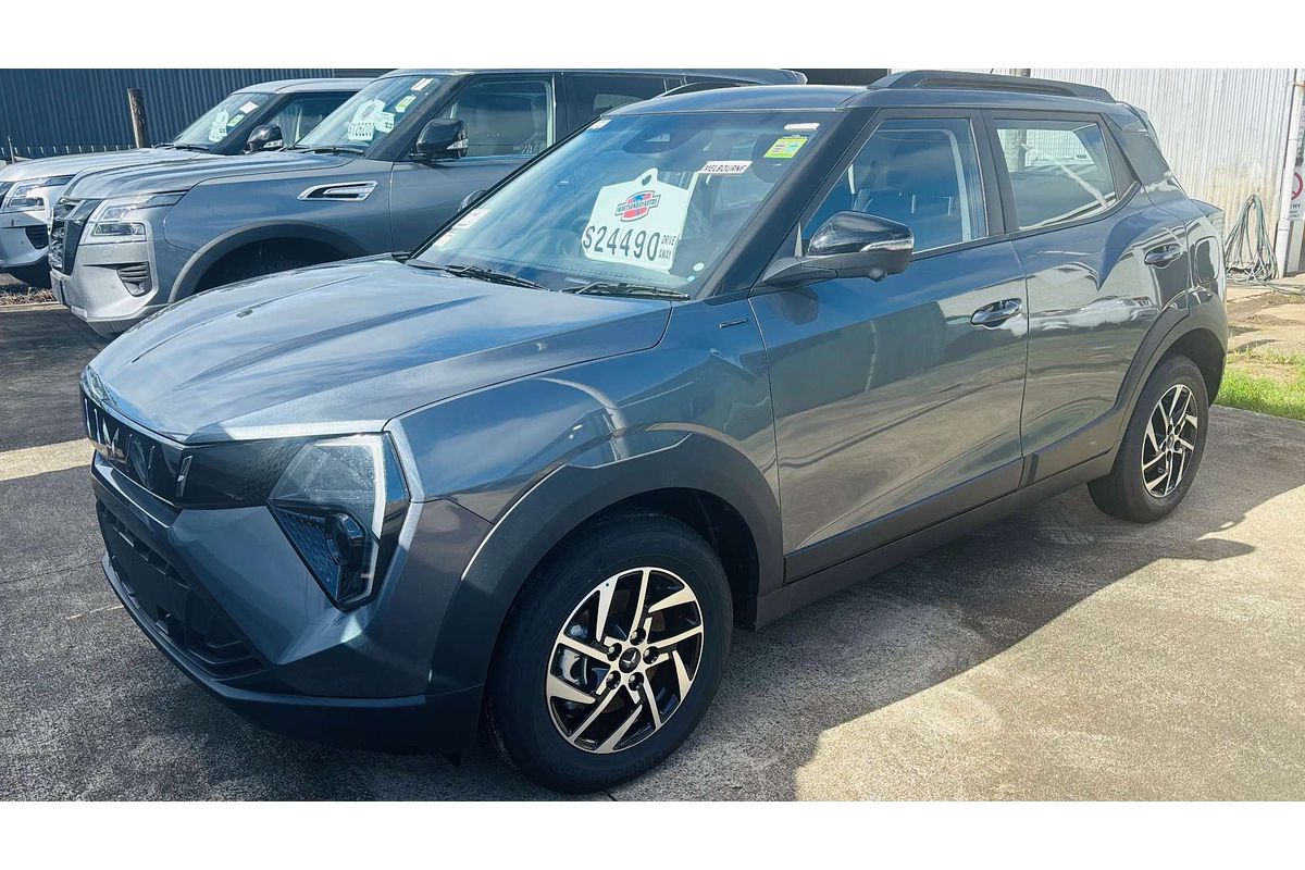 2025 Mahindra XUV3XO AX5L