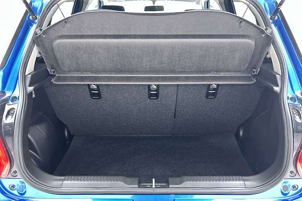 2023 Suzuki Swift GL AZ Series II thumb-20