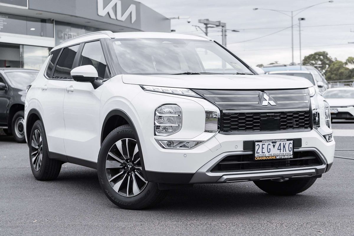 2025 Mitsubishi Outlander LS ZM