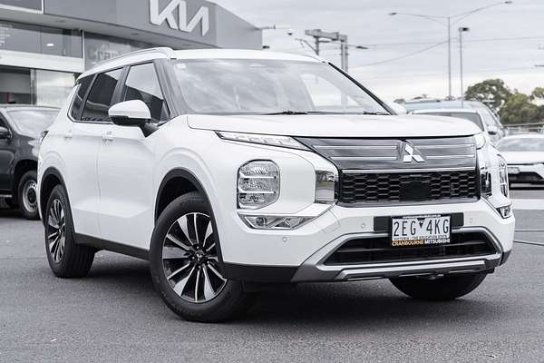 2025 Mitsubishi Outlander LS ZM