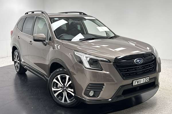 2023 Subaru Forester 2.5i Premium S5