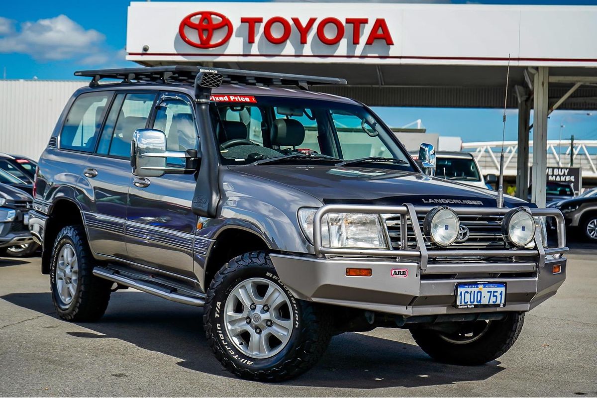 2003 Toyota Landcruiser Sahara UZJ100R