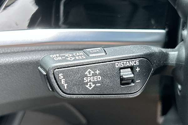 2020 Audi Q3 35 TFSI S line F3 thumb-17