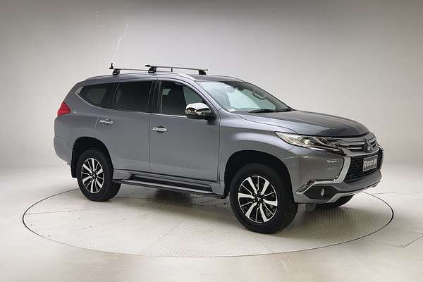 2017 Mitsubishi Pajero Sport Exceed QE thumb-1