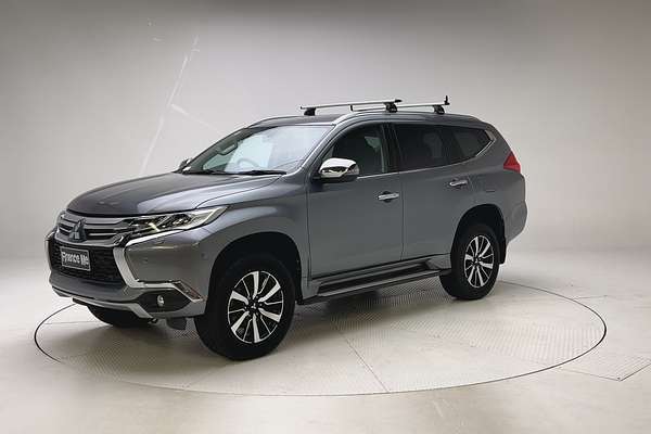 2017 Mitsubishi Pajero Sport Exceed QE thumb-3