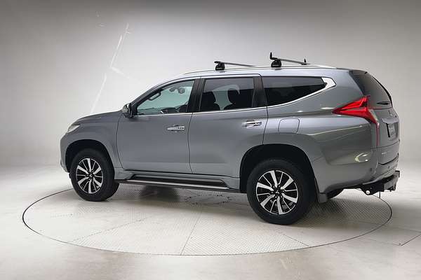 2017 Mitsubishi Pajero Sport Exceed QE thumb-5