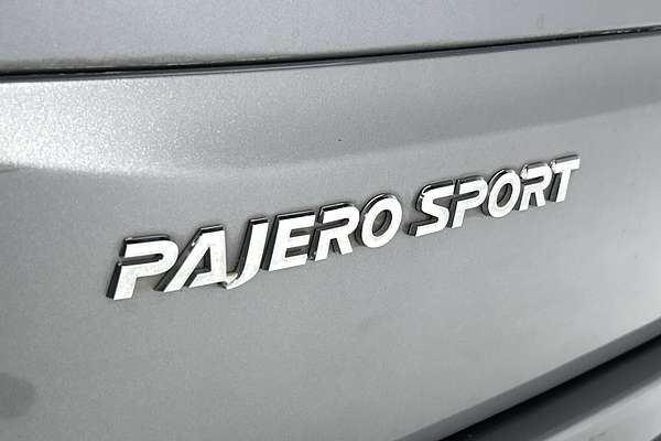 2017 Mitsubishi Pajero Sport Exceed QE thumb-21