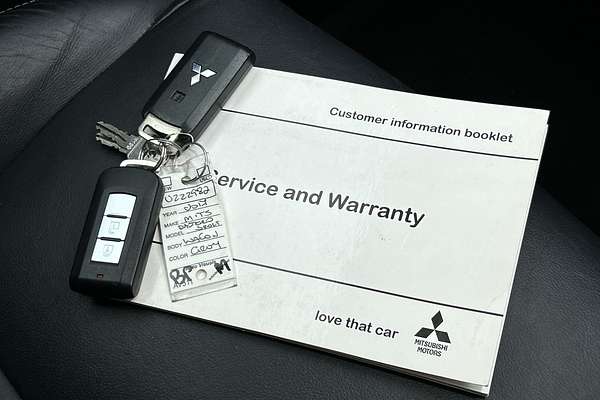 2017 Mitsubishi Pajero Sport Exceed QE thumb-22