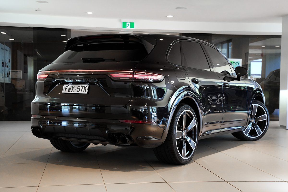 2022 Porsche Cayenne GTS 9YA